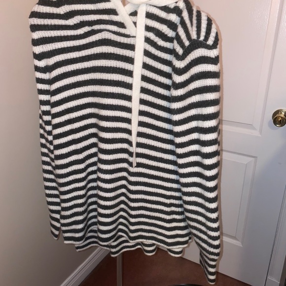 Gap Knit Sweater - Picture 1 of 9